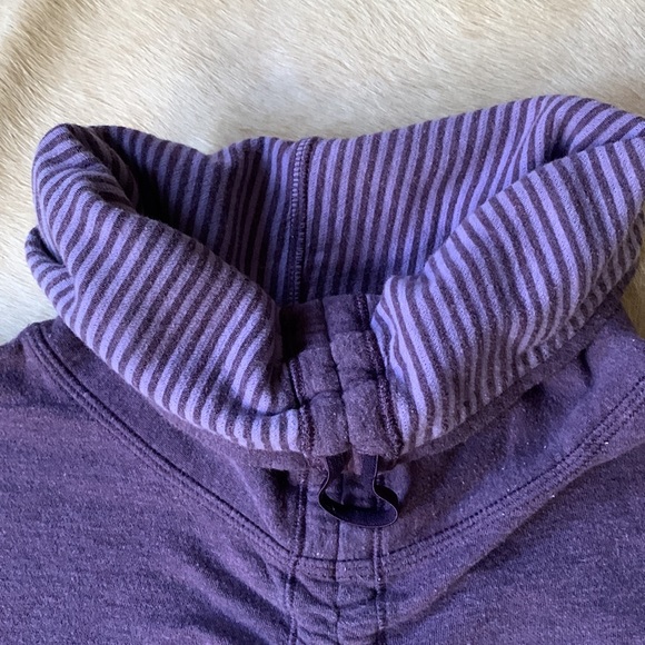 LULULEMON “In a Cinch” Purple Stripe REVERSIBLE Funnel Neck Pullover Long Sleeve - Picture 4 of 15